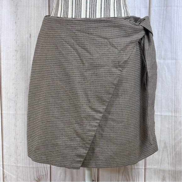 Rachel Zoe Mini Skirt Faux Wrap Side Tie Versatile Chic Subtle Pattern Brown 6 - Picture 4 of 11